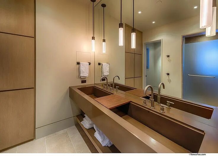 Подвесные светильники в ванной фото Tendenze Colori 2020 per Pareti e Arredamento Bagni gialli, Bagno eclettico e De