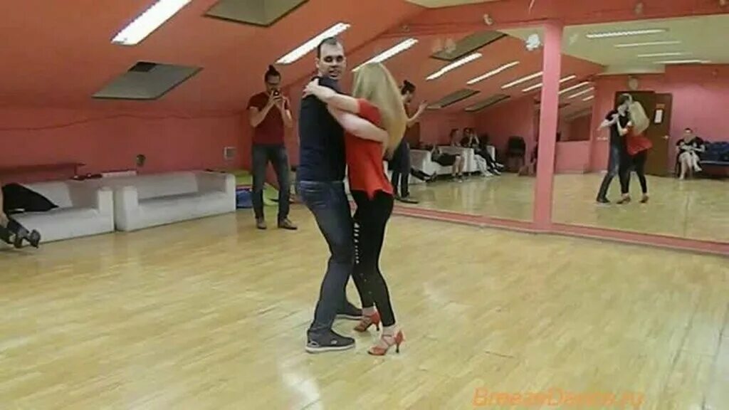 студия танцев da da dance. школа танцев на маяковской тверская-ямская. курс танцы шымкент адрес и телефон. танцы на маяковской. школа танцев контемпорари москва.