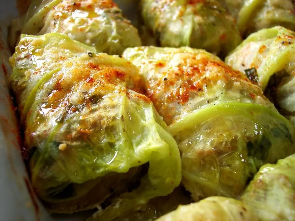 Мясо в капустных листьях рецепт