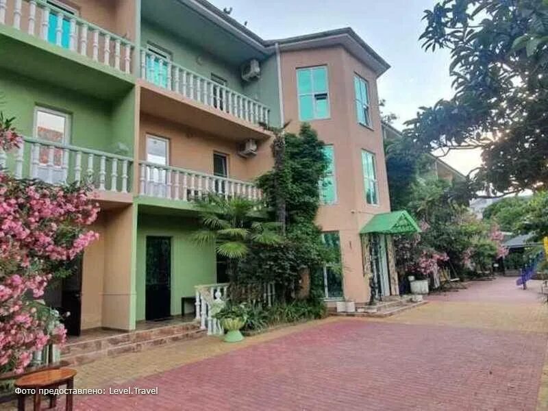 сочи, адлер,гостевой дом спутник. пляж отеля спутник сочи. адлер спутник. Alean спутник сочи. адлер спутник.