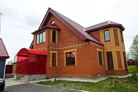 Красный кирпичный дом
