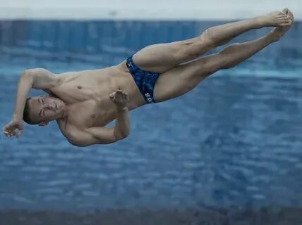 На чемпионате по прыжкам в воду
