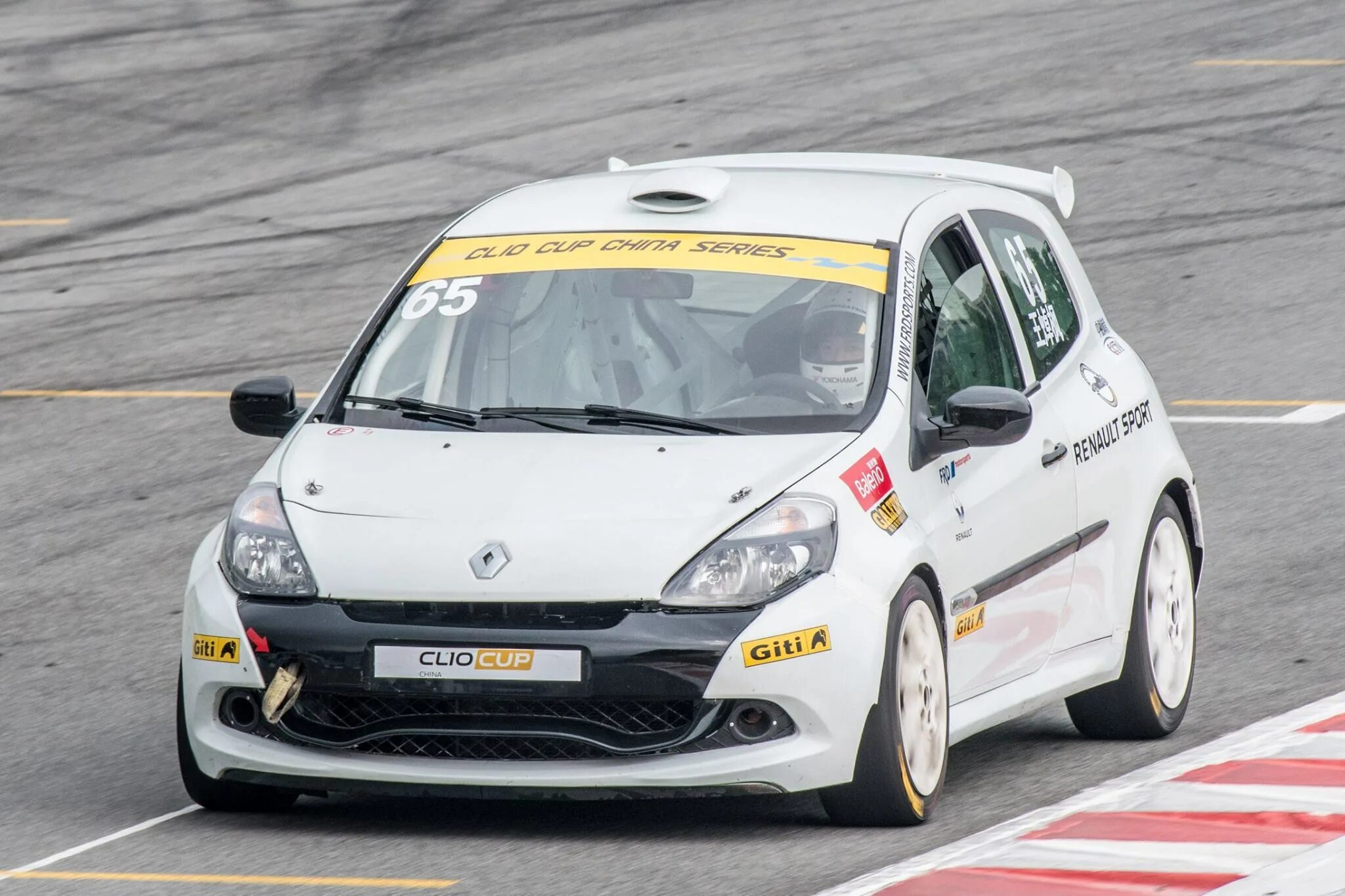 Clio lazy soft. Renault clio cup 2010. renault clio cup. clio cup 2000. хонда клио 125.