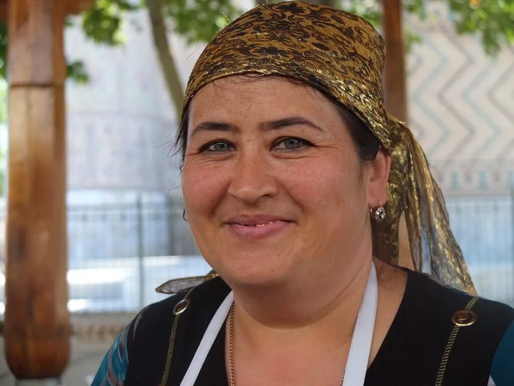 Пожилая татарка. Узбекские женщины. Таджикские женщины. Толстая таджичка.