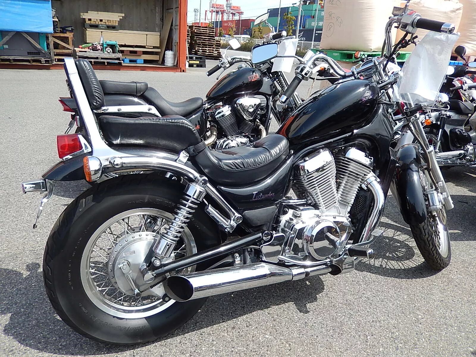 Suzuki intruder 800 volusia. Чоппер сузуки интрудер. Suzuki vs 1400 intruder. Интрудер 800 второе поколение. Suzuki vs 1400 багажник.