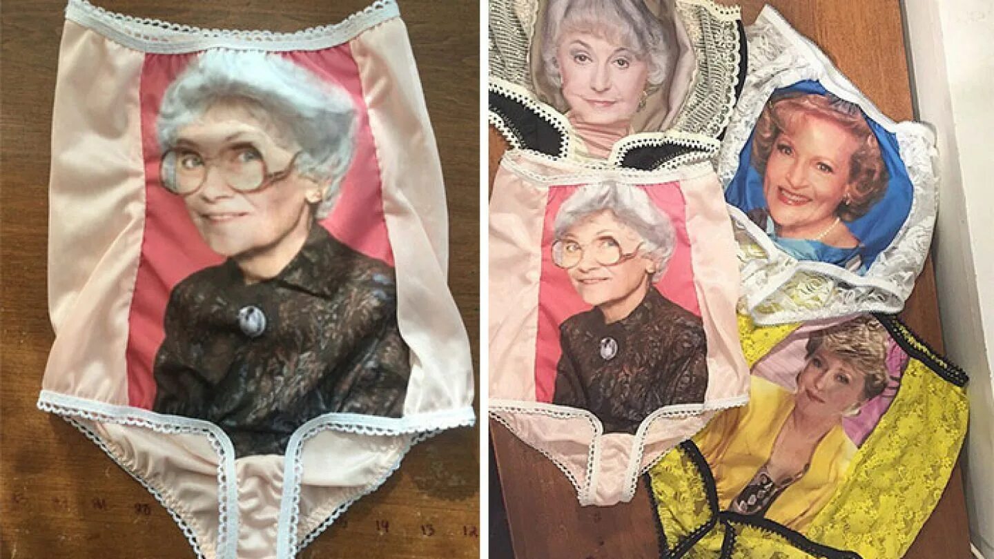 Бабушка снизу. Бабушки в Нижнем белье. Ттрсы для бабушбабушек. Трусы для бабушек. Старушки в Нижнем белье.