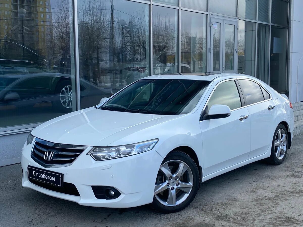 Аккорд 21 год. Honda Accord 2012. Honda Accord 2012 Рестайлинг 2.4. Хонда Аккорд 2012 белый. Хонда Аккорд 8 Рестайлинг 2012 белый.