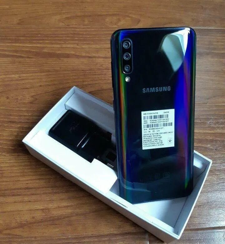 Почему самсунг а 50. Самсунг а50 64гб черный. Samsung a50 64gb. Samsung Galaxy a50 Black. Samsung Galaxy a50 4/64.