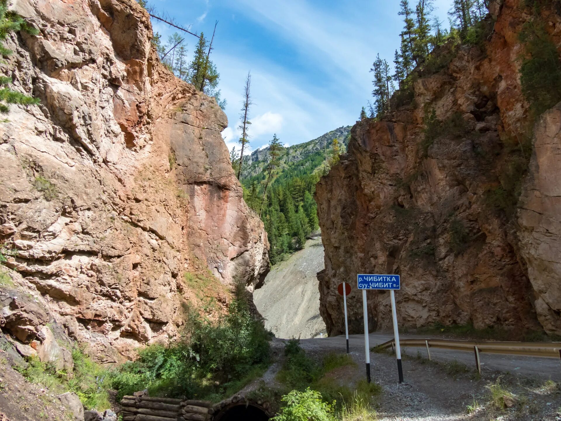 ущелье красные ворота. красные ворота республика алтай. красные ворота алтай акташ. красные ворота улаганский район. красные ворота горный алтай акташ достопримечательности.