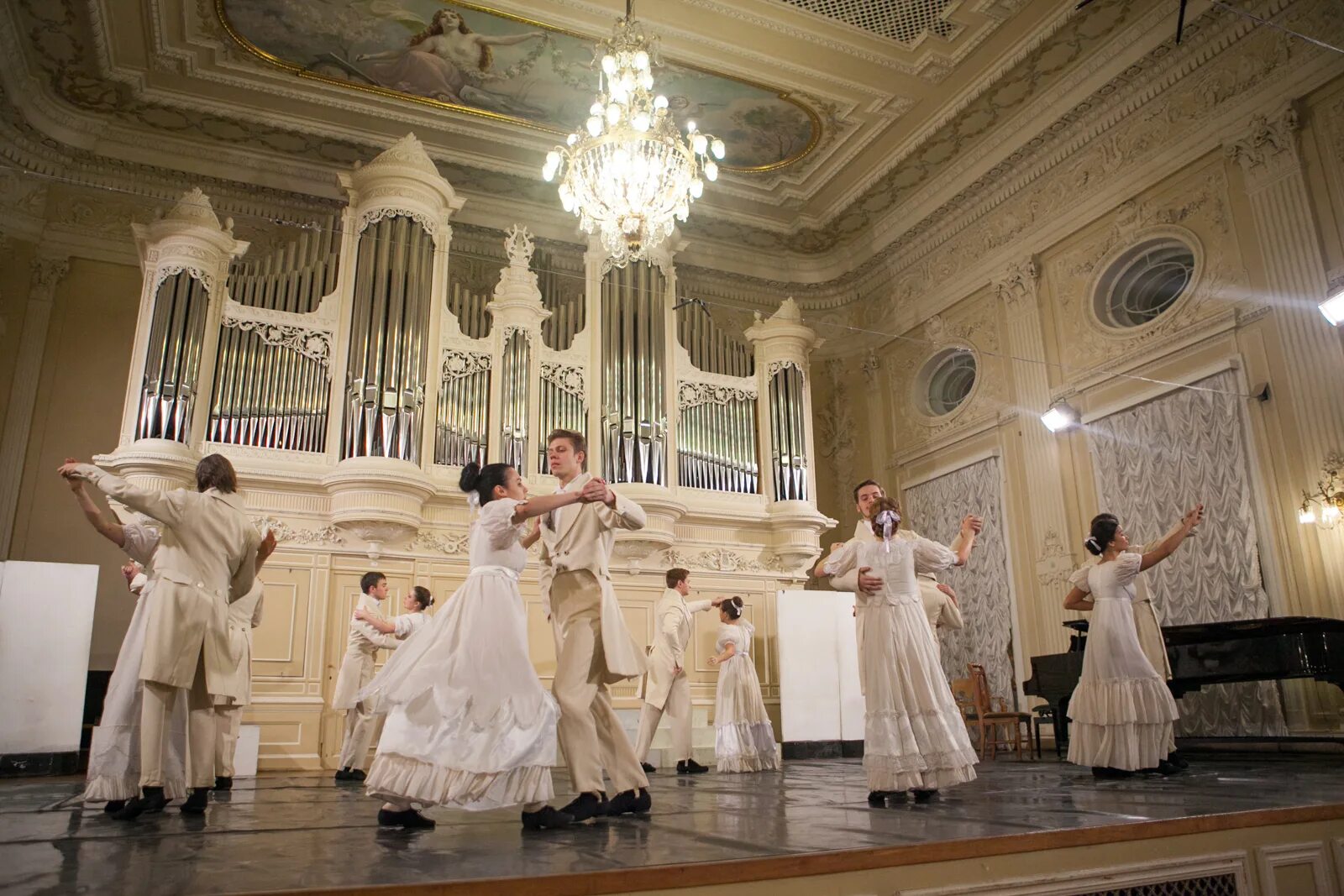 Рейтинг театров санкт петербурга. Консерватория Римского-Корсакова Санкт-Петербург. Театр Римского Корсакова. Зал консерватории Римского-Корсакова. Римский Корсаков консерватория.