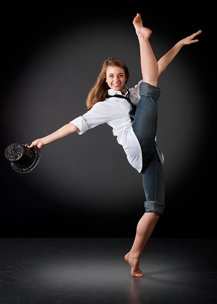 Фотосет с мукой. Кэндис свейнпол танцует. Aleksandr yakovlev (@alexandr_yakovlev21). Lois greenfield. Танцуй телом.