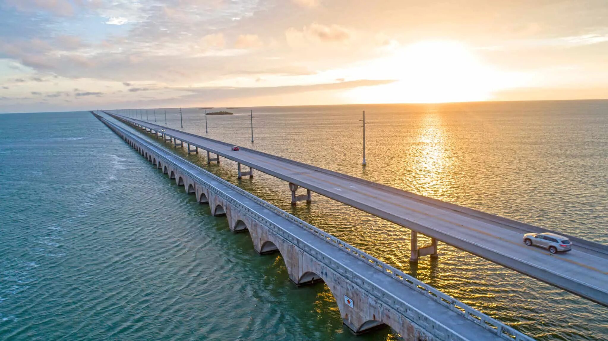 The scene is the most possible place. Семимильный мост во Флориде. Флорида-кис. Ки-Уэст Флорида мост. Мост Флорида кис.