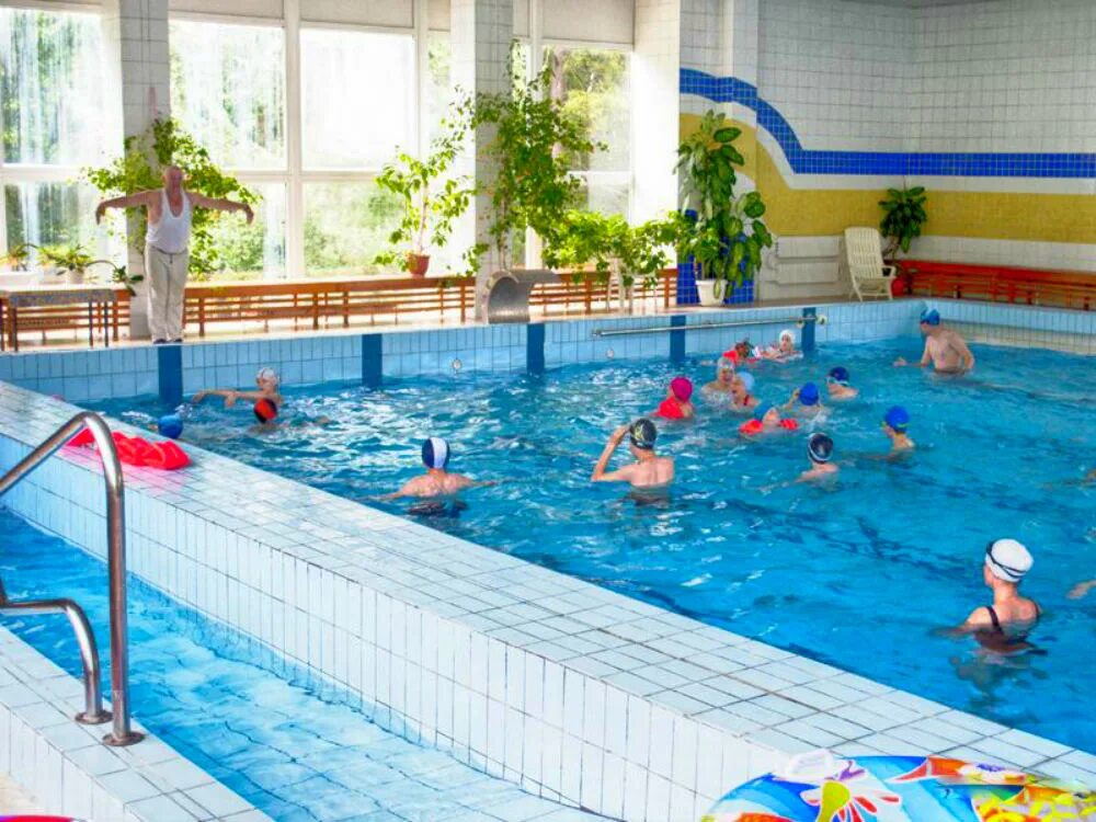 Дворец спорта калуга. Бассейн на калужской. Калуга отель бассейн. Пансионат литфонд крытый бассейн. Дворец спорта калуга бассейн.