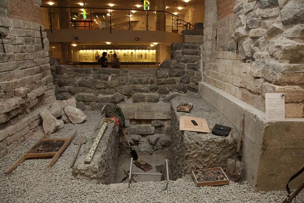 музей археологии охотный ряд. музей подземная москва. музей археологии москвы. музей подземная москва. подземный музей в парке зарядье.