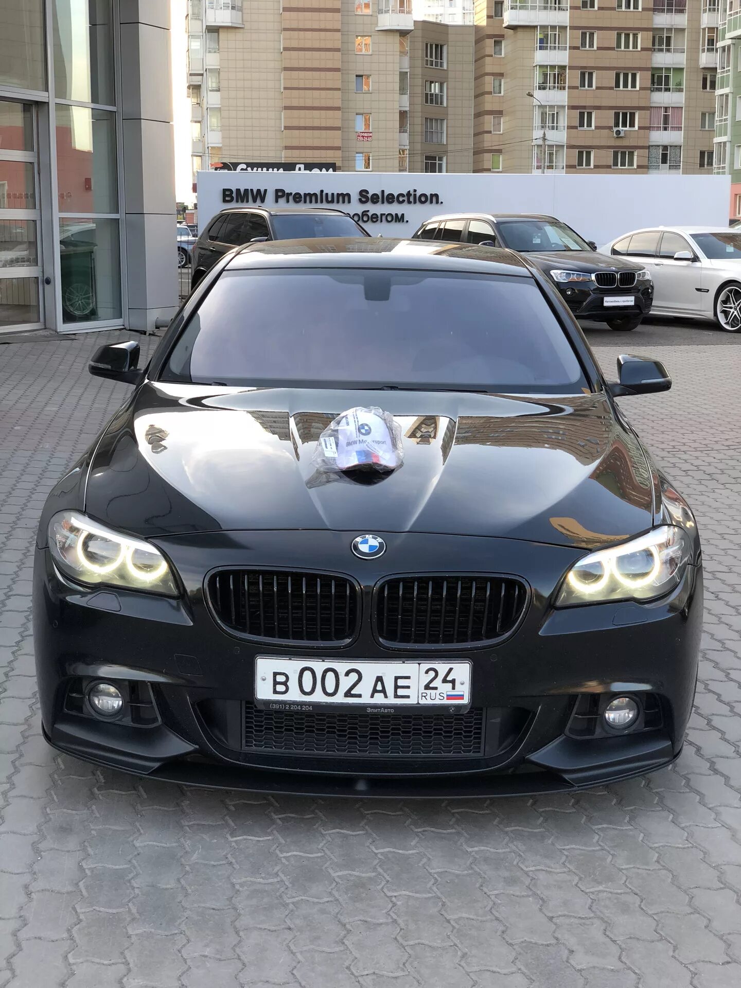 БМВ м5 777 черная. БМВ с2000рр. БМВ f10 гос номер. BMW 5 С номером 005. На блатных номерах катит бэха