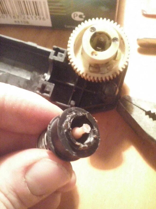 Датчик холостого хода mitsubishi lancer 9. Крайслер 3. Рхх ауди 80 б4 выпала пружина. Регулятор холостого хода mitsubishi lancer 9. Ремонт регулятора хода.