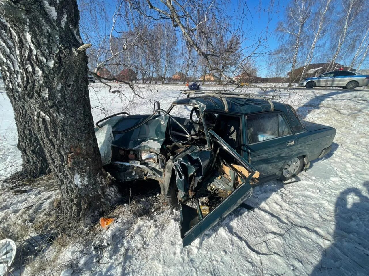 ВАЗ 2107 кювет зима. ВАЗ 2106 врезался в дерево. 22 ноября 2011