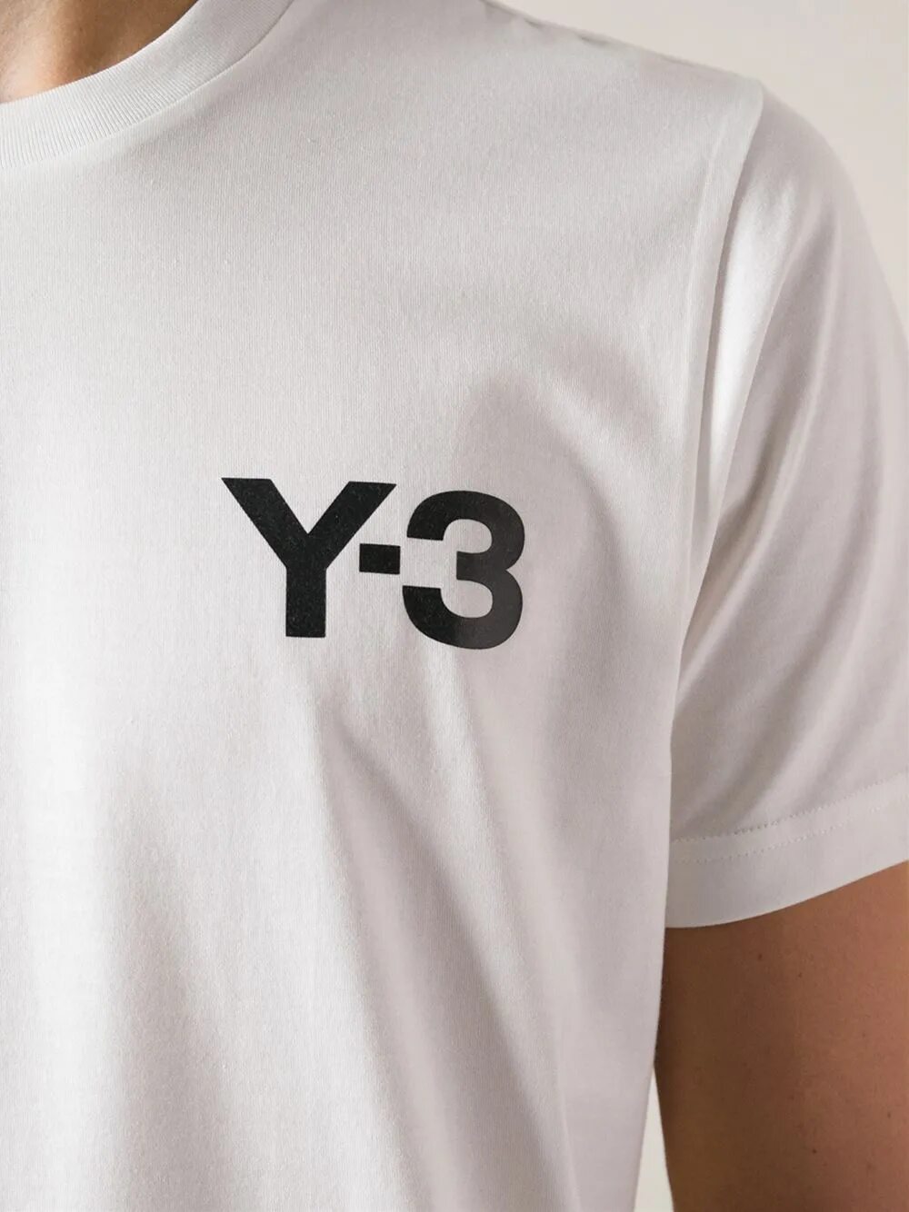 Футболка адидас y-3. Adidas y-3 футболка. Майка y-3. Adidas y-3 футболка. Фирма y-3.