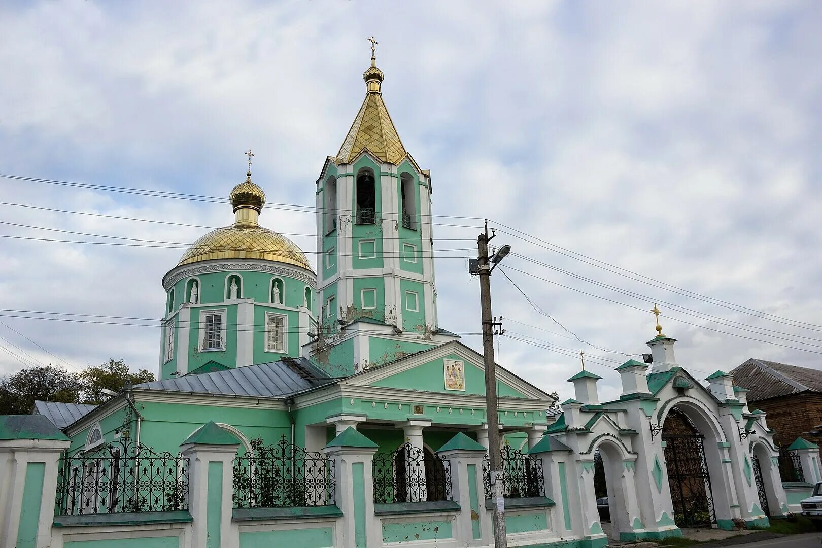 Свято-Троицкий храм (старый Оскол). Свято-Троицкий храм старый Оскол Слобода Стрелецкая. Троицкий храм старый Оскол. Церковь Троицы Живоначальной в Стрелецкой Слободе. Святые старого оскола