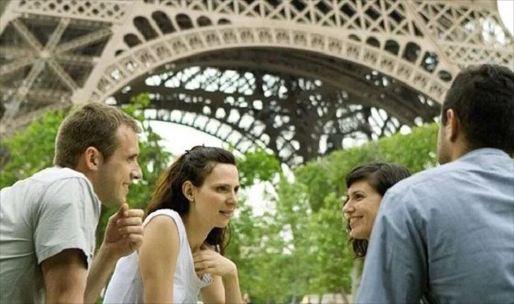 Как видели себя французы. Франция люди. Общение французов. Разговор во Франции. Общение людей во Франции.