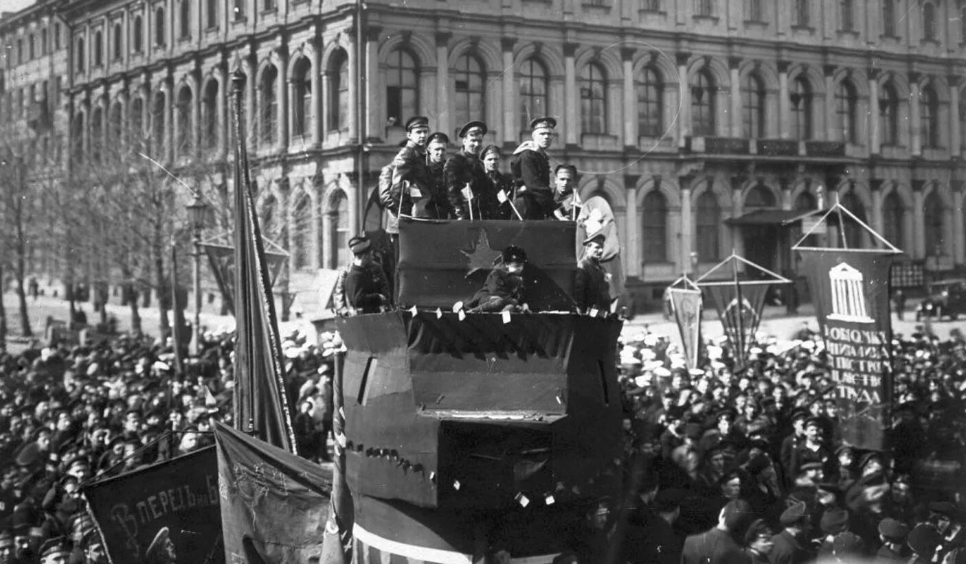 Выступления в петрограде. Санкт-петербург революция 1917. октябрьская революция в петрограде. революция в петербурге 1917. революция в петрограде 1917.
