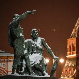 Памятник пожарскому город