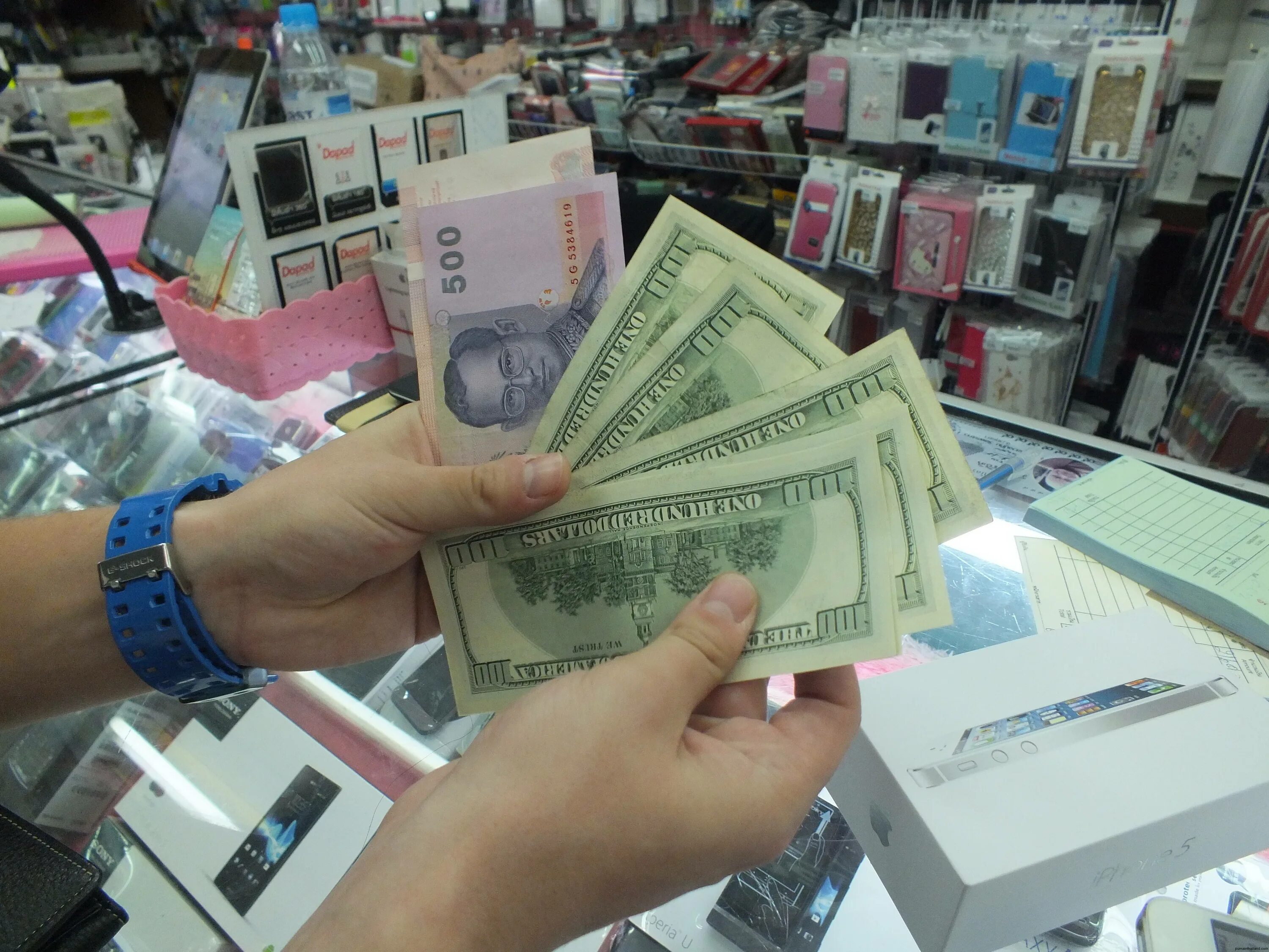 Евро или доллар в тайланде. Деньги Тайланда. Валюта Таиланда. Паттайя деньги. Деньги Тайланда фото.