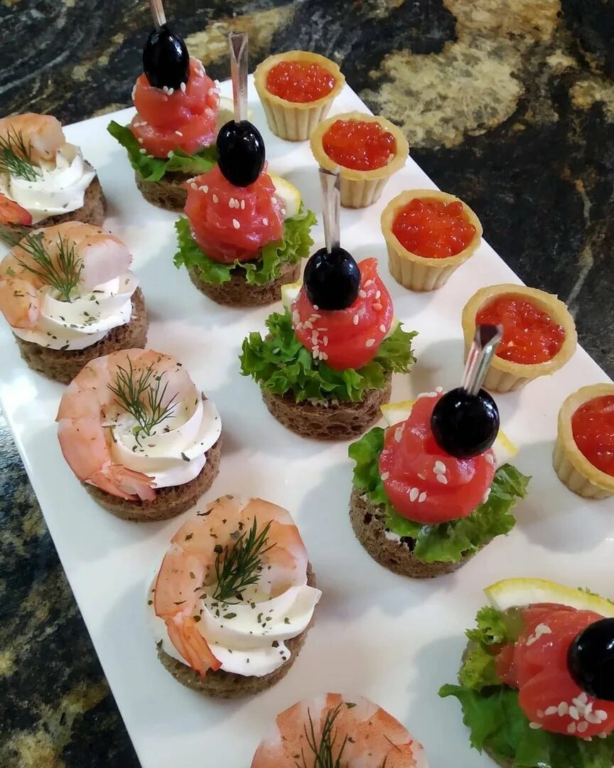 Приготовить вкусные закуски на новый год. Закуски на праздничный стол. украшение бутербродов. праздничные бутерброды и закуски. красивые закуски для фуршета.