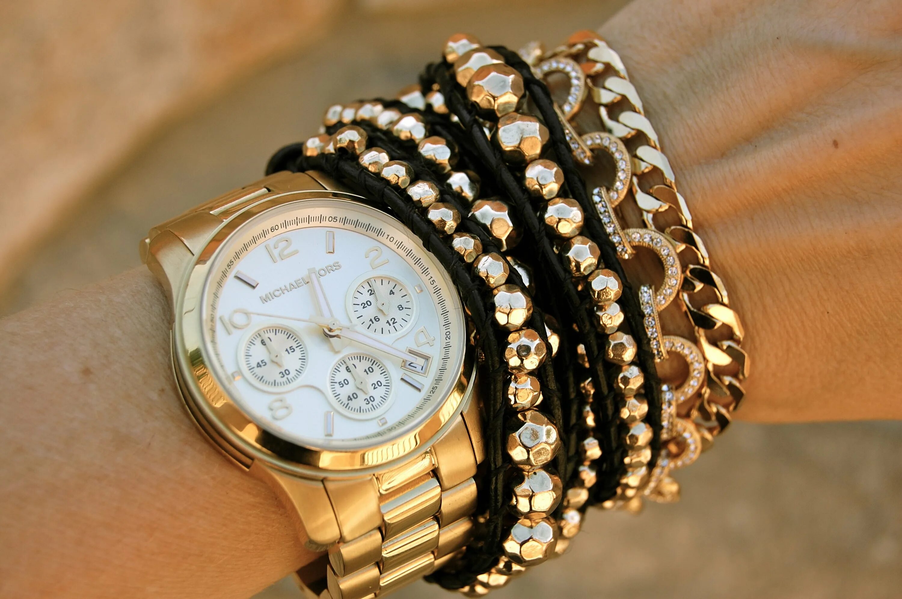 Часы ручные женские. Часы на руку женские. Золотые часы. Часы с браслетом женские.