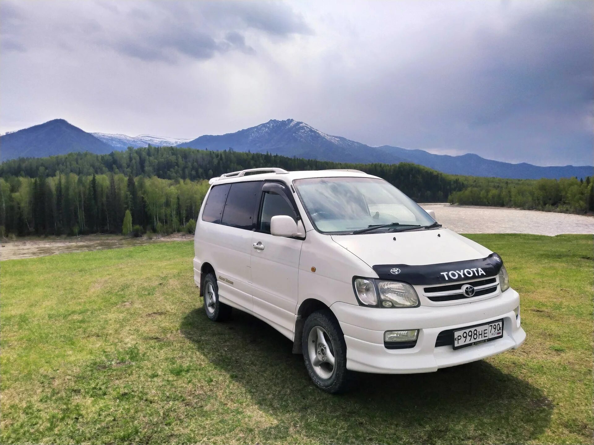 Ноах 2000 года. Toyota Noah 2000. Тойота Таун айс Ноах 2000. Тойота Ноах 2000 года. Тойота Ноах 2000-2002г.