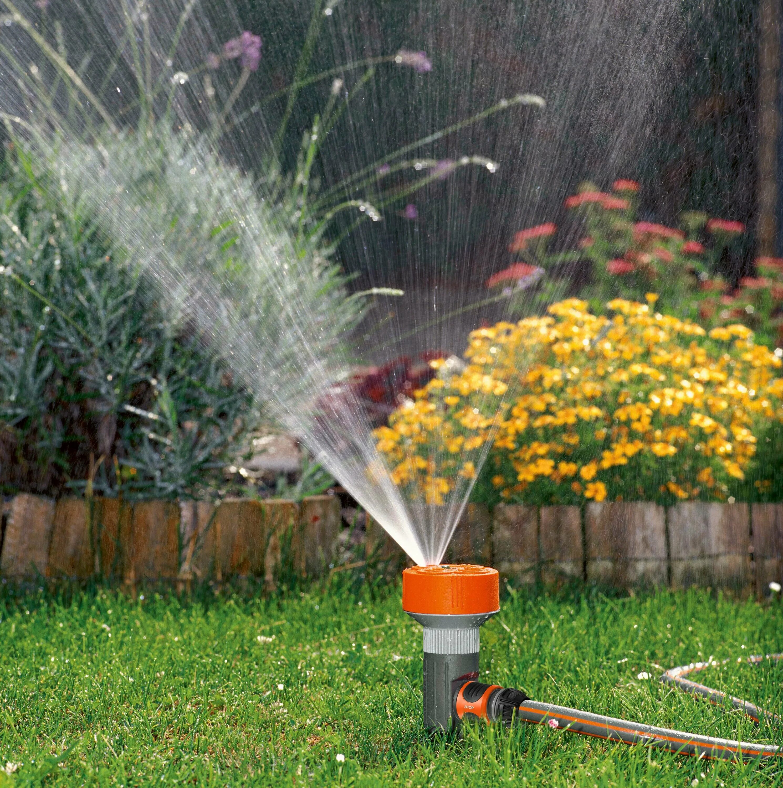 Дождеватель для полива gardena. Дождеватель четырехпозиционный gardena twist 02067-46. дождеватели круговые gardena. шланг дождеватель гардена.