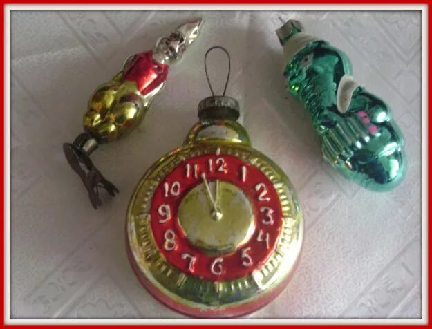 Ёлочные игрушки ссср. Игрушка в советском стиле. Советские сувениры. Старинные новогодние игрушки. Сувениры в советском стиле.