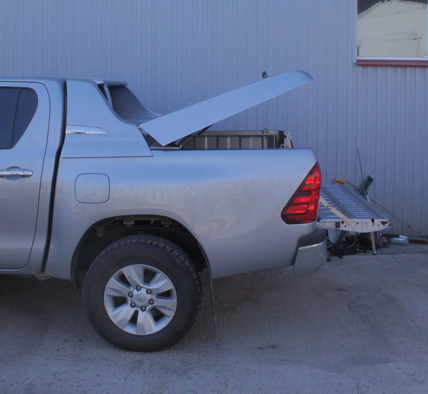 Купить кузов хайлюкс. Toyota Hilux fullbox. Toyota Hilux крышка кузова. Крышка кузова Hilux Revo. Крышка VENTASTARK fullbox на Toyota Hilux Revo (2015-2019).