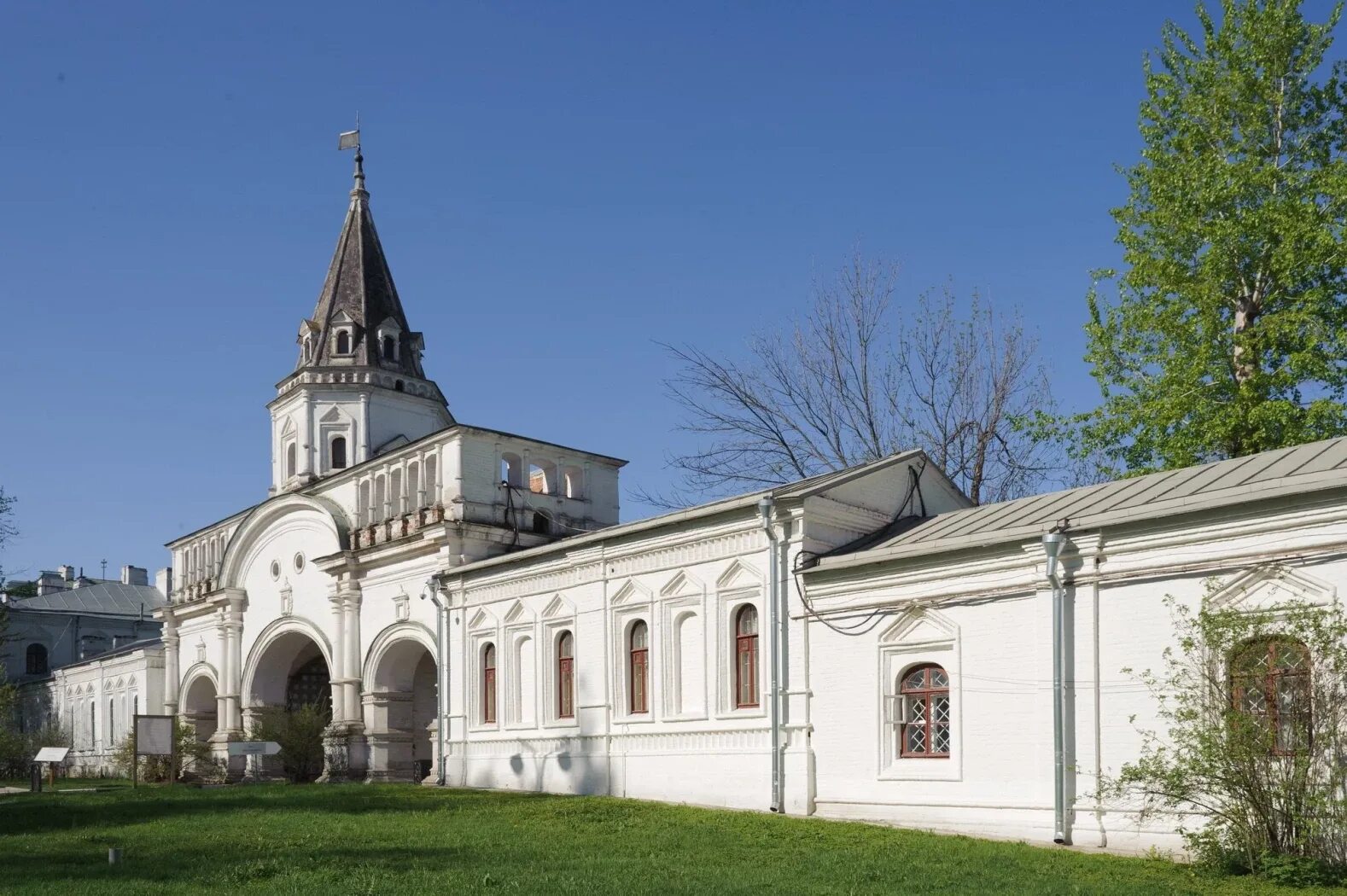 Царская усадьба измайлово в москве. Музей парк измайлово в москве. Усадьба измайлово. Измайловский остров музей-заповедник. Жил в измайлово.