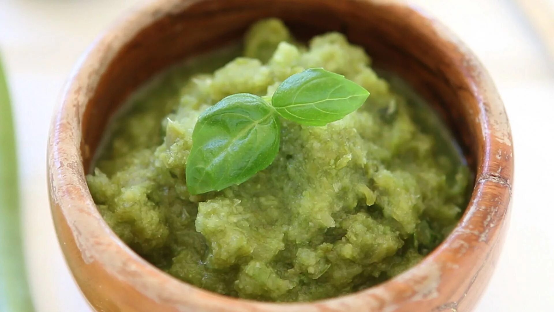 Фасоль базилик. Пюре из фасоли по румынски. фасоль с базиликом. mashed beans.