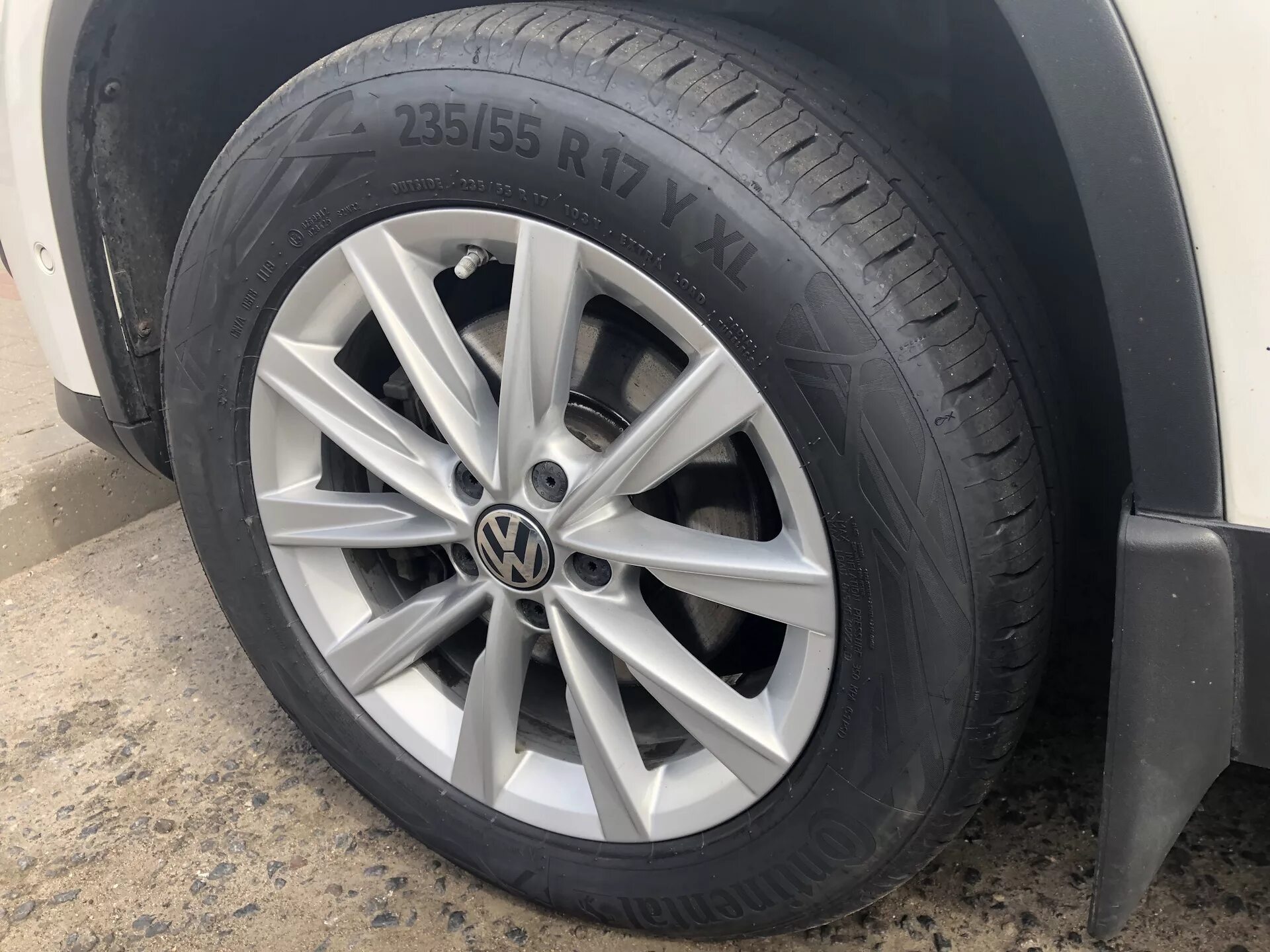 Диски q3 tiguan. Tiguan 1 r17. Ат резина 225 55 18. Колеса 235 60 r17. Колеса 235 60 r17.