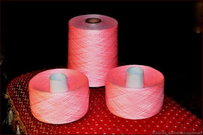 нитки для машинного вязания. 72% вискоза 28% эластан пряжа королева турция отзывы. пряжа для кругловязальных машин. тонкая хлопковая пряжа. нитки джаноме палитра.