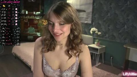 Lillykittie stripping live