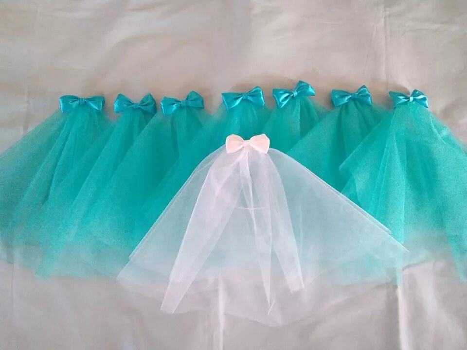 Фата "на девичник" (красная). Фата для девичника. Необычная фата для невесты. Фата для подружек невесты. Фата для подружек невесты.