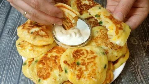 Оладьи с вареным яйцом и зеленым луком