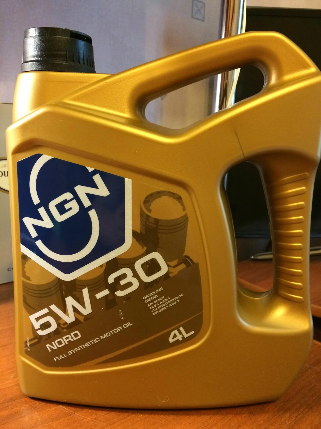 Моторное масло лукойл 5w40 опель. N-force asia 5w-30. Моторное масло aveno semi synth. 10w-40 20 л. Голландское моторное масло.