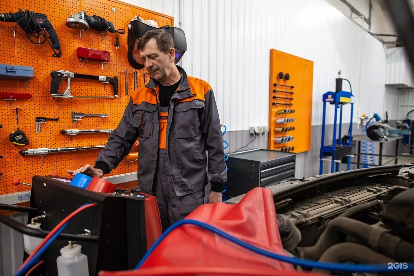 Автослесарь пермь. Fit service пермь. автосервис fit service. fit service уфа. спецодежда для автосервиса.