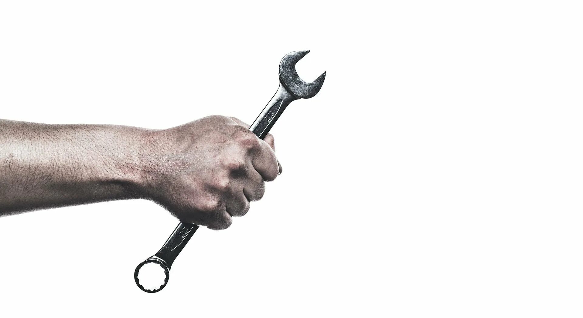 Take tools. Гаечный ключ в руке. Руки с инструментами. Инструмент ключ рука. Мужчина с гаечным ключом в руках.