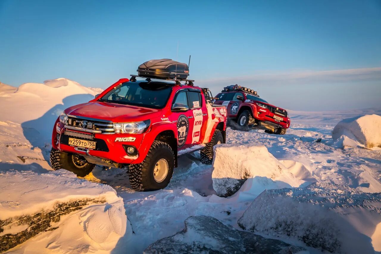 Тойота Хайлюкс Арктика. Toyota Hilux для экспедиций. Toyota Hilux Arctic Trucks 2024. Тойота Хайлюкс для путешествий.