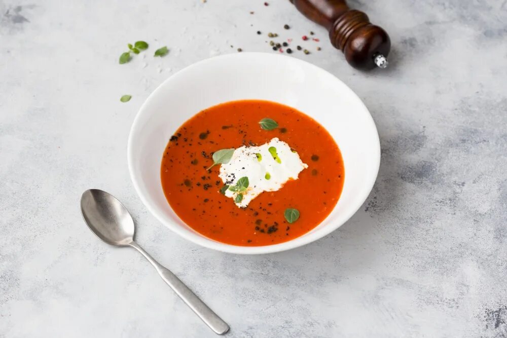 Гаспачо со страчателлой. Суп гаспачо основа. Страчателла (суп). Сыр страчателла в томатном супе. Испанский гаспачо.