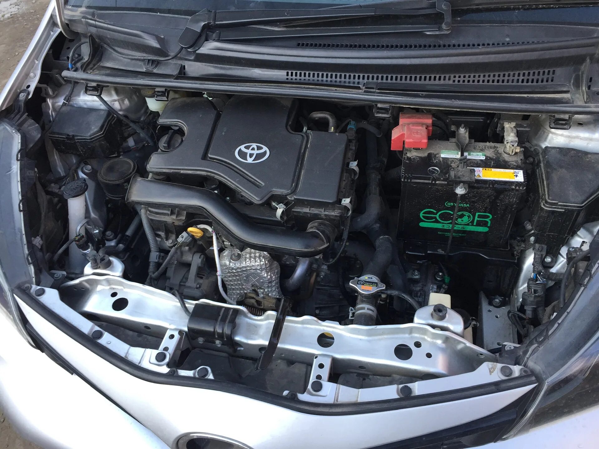 Fe vitz. Тойота витц ksp130. термостат тойота витц 2006 года. toyota vitz 1.0 двигатель. toyota 1kr-fe vitz yaris.