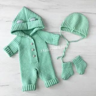 Комбинезон спицами для беби