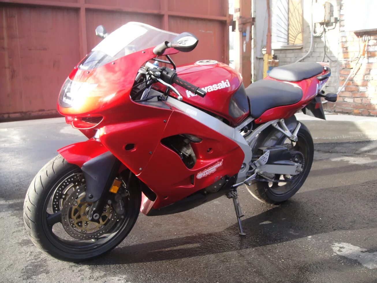 Кавасаки зх9р. Мотоцикл кавасаки красный. Kawasaki ninja 650 красный. Кавасаки zx9r 1998. Кавасаки красный.
