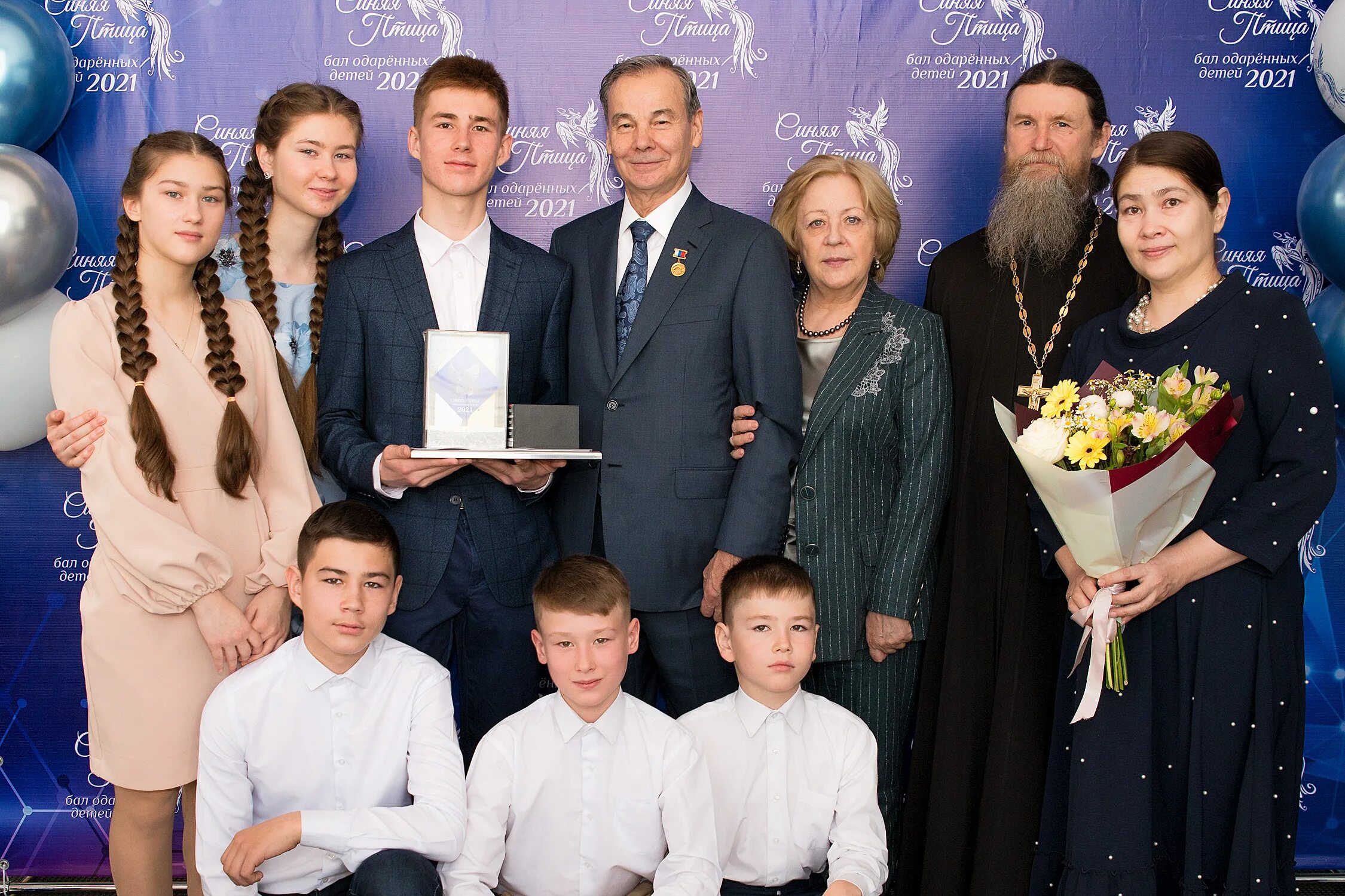 бал одаренных детей. ижевск бал одарённых детей. бал одаренных детей ижевск 2021. ижевский бал ддют. выпускники синяя птица.