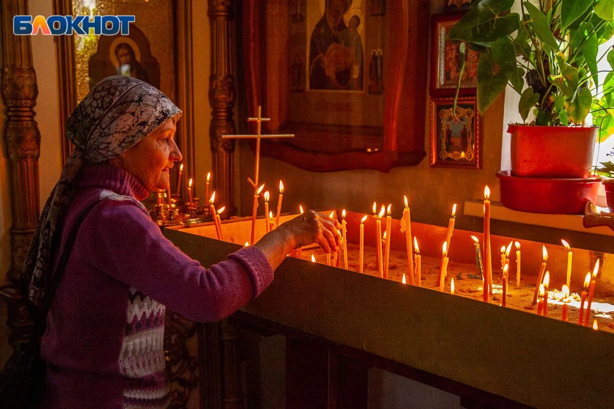 Радоница выходной день. Радоница. Традиции на Радоницу. Праздник Радоница с мероприятий фото. Радоница стильные картинки.